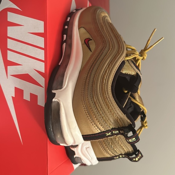 Nike Air Max 97 Quick Strike.Gold with red swoosh worn maybe 2-3 times looks new - Picture 10 of 10
